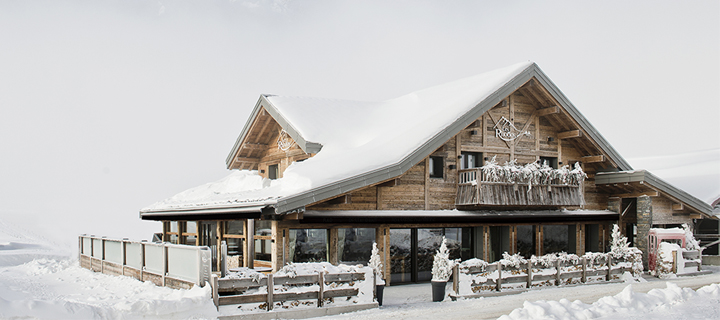 Le chalet des Rhodos sous la neige